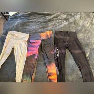 2 teeki leggings size medium